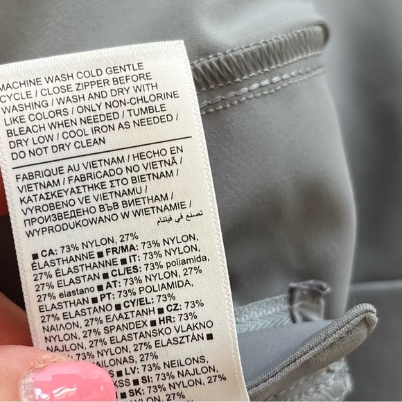 ATHLETA Stellar Wide Crop Pant Sizes 6 and 4 Trendy Stylish Active Athletic - Picture 13 of 15